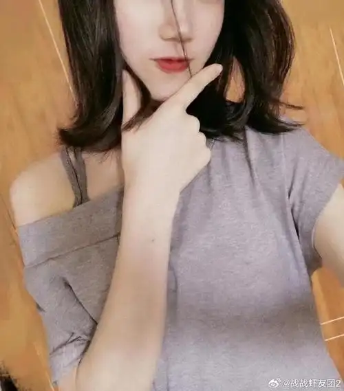 我一直觉得自己胸小,平坦得让人心疼,总是羡慕那些拥有丰满胸部的女生