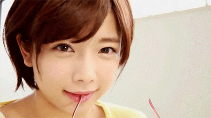 爆笑gif图:妹子这是什么动作啊,不好吧