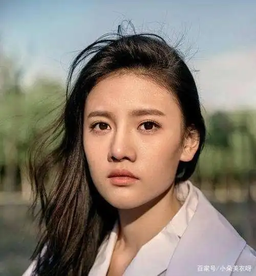 张一山玩韦小宝有7个妻子和5个铜牌,漂亮的是她