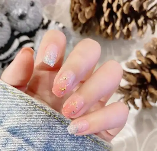 今年夏天最好看的九个指甲油颜色,你知道吗?