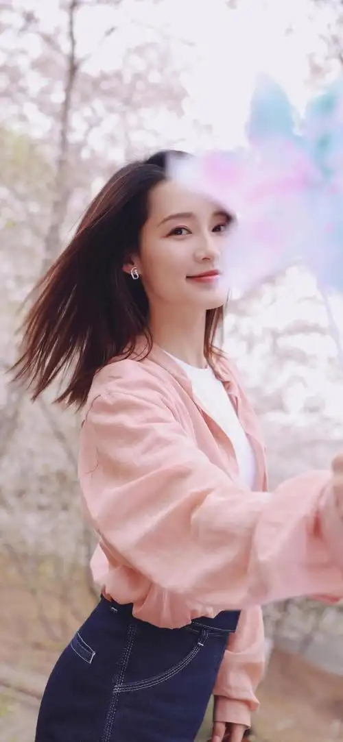 李沁,1990年9月27日出生于江苏省苏州市昆山市巴城镇