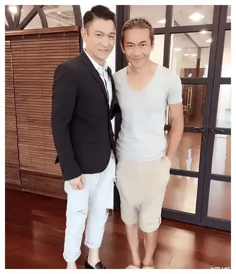 关于江华和刘德华的颜值,每个人的审美观不同,到底谁更帅,大家的看法