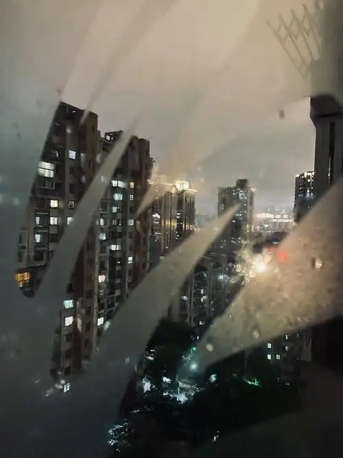 摄影记疫窗外的万家灯火每一盏都照亮黑夜