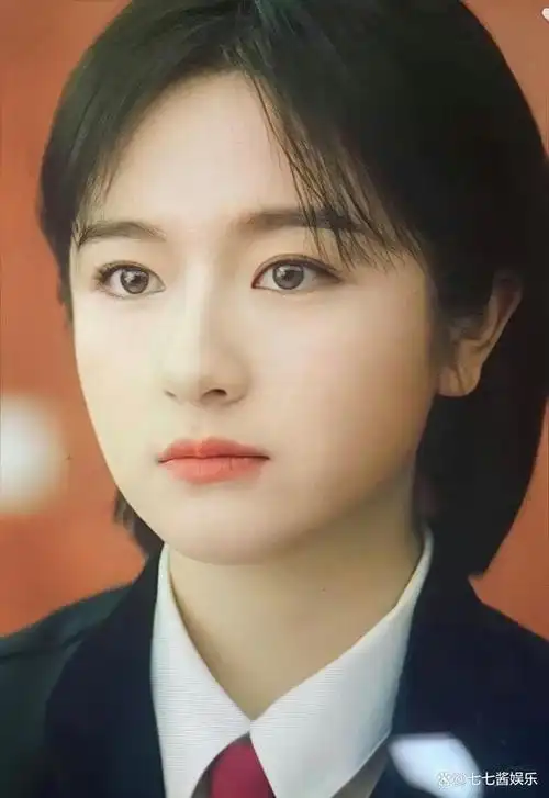 在李兰迪演绎的电视剧《一路朝阳》中,她饰演的角色李慕嘉给观众们留