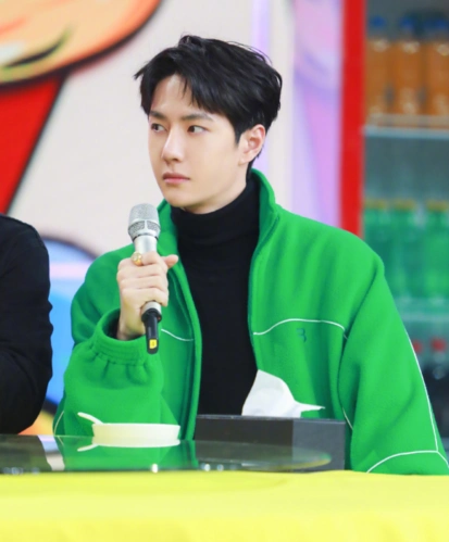 原创王一博天天秀场帅气值超标随便一穿就是画报