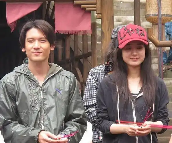 中的不老男神,除了张智尧还有关智斌,和赵丽颖演过情侣|陈伟霆|粤语