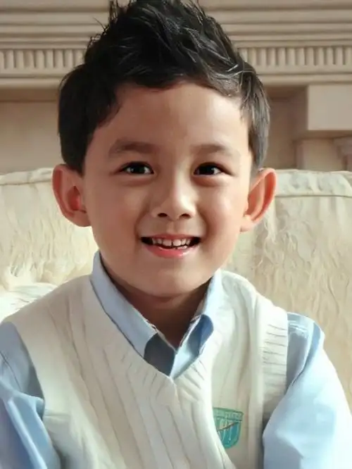 吴磊小时候超级可爱,是看着长大的三石弟弟啊,好想从平行时空把他揪