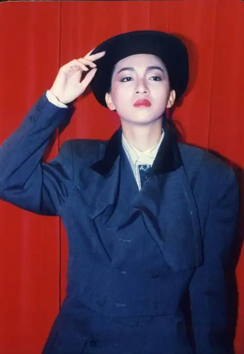 梅艳芳值得珍藏的高清照片,美得雌雄难辨,一定要看到最后!