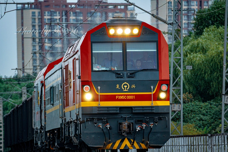 55104复兴 55104次试运转列车 fxn3c/5c动力学试验列车 通过京承线温