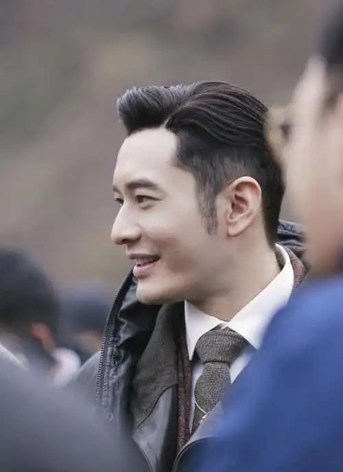 黄晓明为了身高拼了粉丝口中的实情却让人心疼