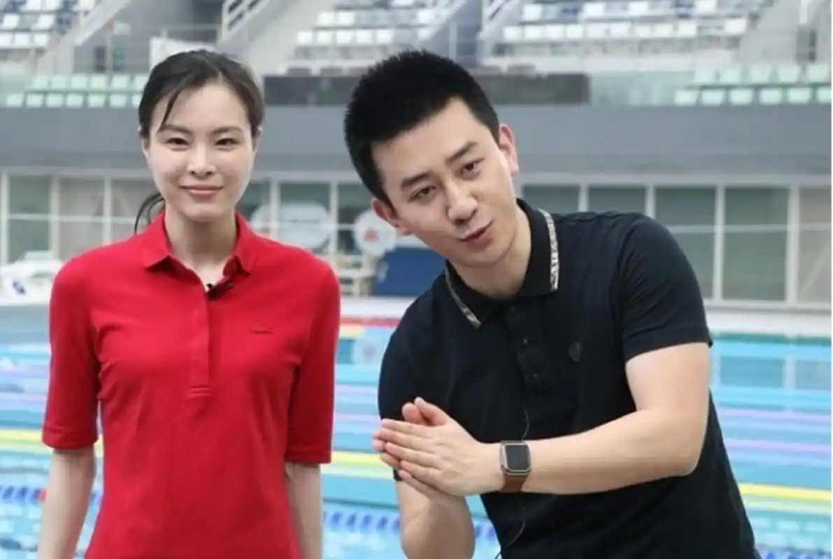 郭晶晶大婚时,想把小叔子霍启山介绍给吴敏霞:"我的小叔子看上你了