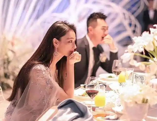 能让黑料满天飞的张馨予,靠"结婚洗白"_李晨_军嫂_照片