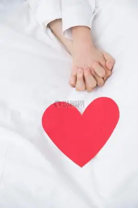 爱心详情图怪兽原创元素情侣牵手情人节详情情侣牵手十指紧扣