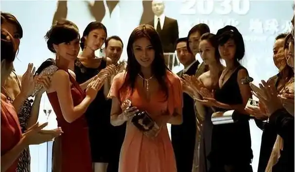 张馨予曾因石头被全网笑,嫁何捷后人生大翻盘!