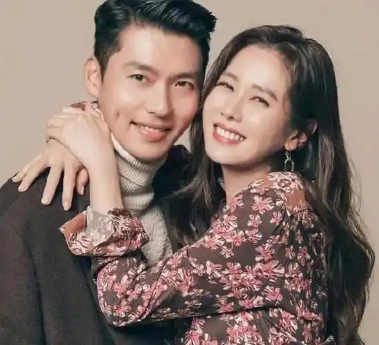 玄彬孙艺珍过节照片曝光,深情对视爱意满满,丢下儿子过二人世界|玄彬