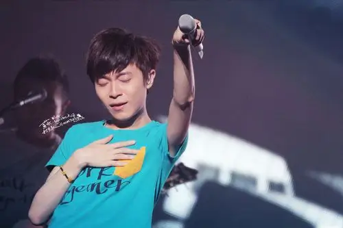 跪求苏打绿高清大图分辨率1248x1024以上 要成员一起 还有就是谢馨仪