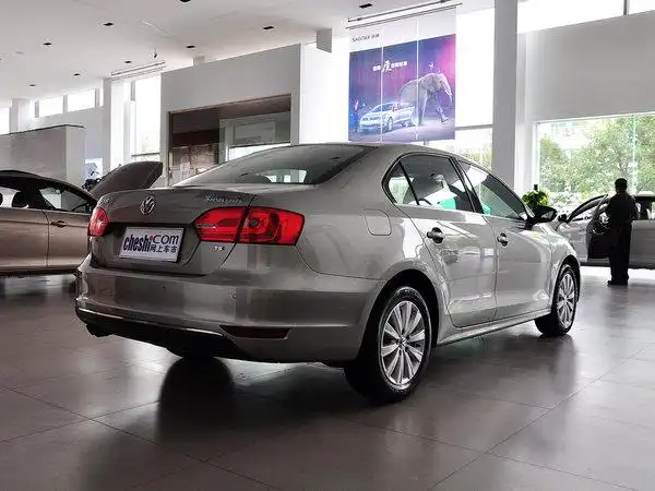 一汽大众速腾最新降4万速腾现车白菜价