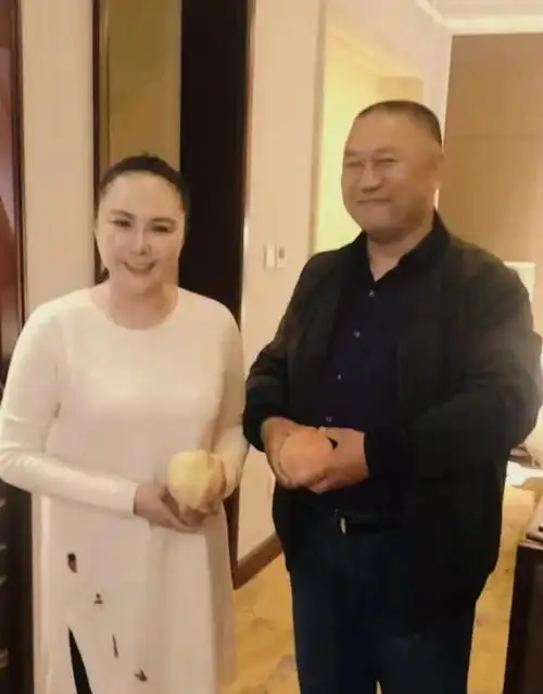 著名歌星乌兰托娅来邢台啦