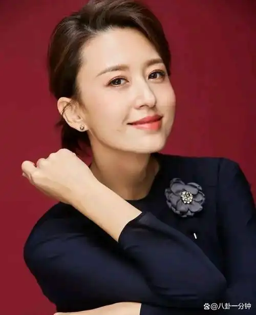 张蕾,央视主持人,貌美如花,才华横溢,极具亲和力