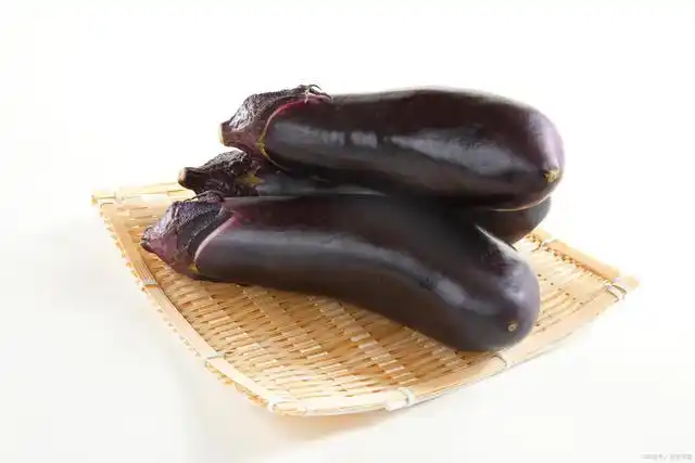 在您的盘子上体验世界 - 所有不同品种的茄子!