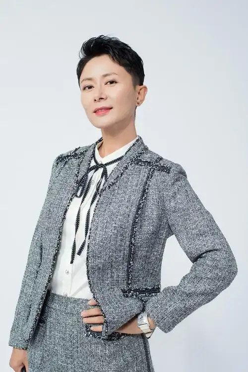 张恒《温暖的弦》将播 "金牌hr"上线气场全开