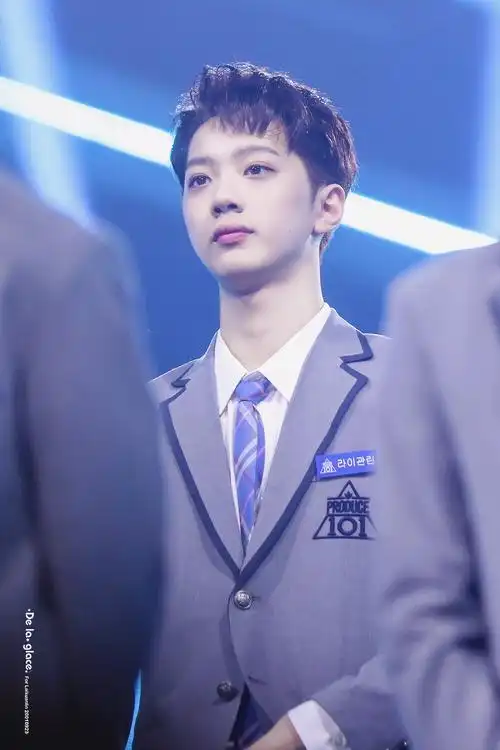 男版produce101wannaone巨型忙内奶罐赖冠霖出道大发