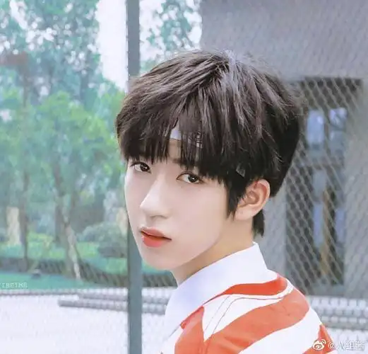 自带贵气的回眸杀#贺峻霖回眸杀的n种打开方式无论哪一种,都好看到