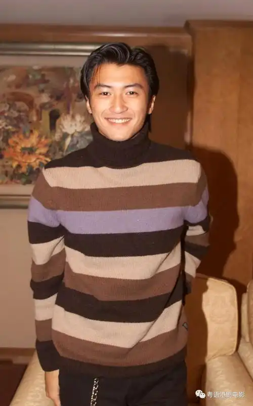 谢霆锋重塑廿年前经典发型发量大减感叹岁月不饶人