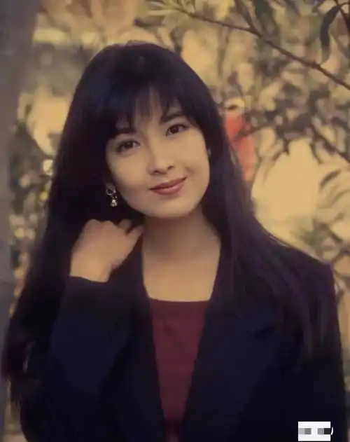 原创回看周慧敏这个玉女掌门人被绿帽缠身才发现她并不痴情