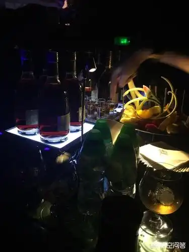 这个皇帝文武双全 为何会当众遭到大臣毒打?_历史人物_求学网