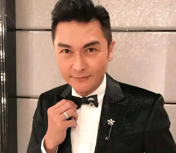 59岁关礼杰近照冻龄有术为保青春坚持全素饮食连蛋和奶都不吃