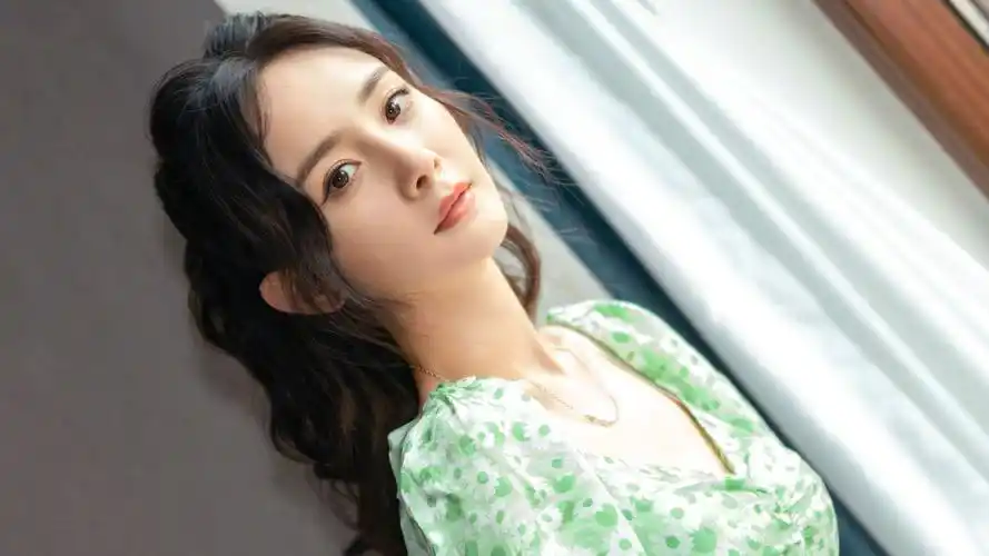 桌面壁纸 电脑桌面壁纸 美女壁纸 高清壁纸大全下载 桌面背景图片