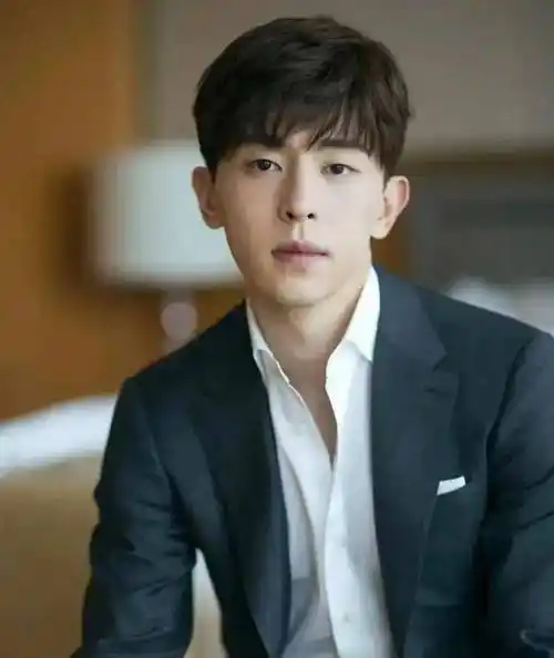 原创             邓伦被罚一点不冤,他不爱表演只想赚钱,亲口承认"