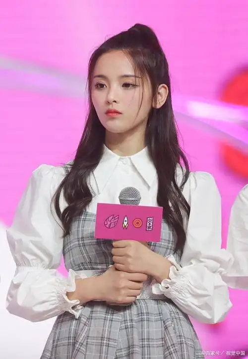 李沁,迪丽热巴,杨超越,这三位年轻的小花,你最喜欢哪一个呢?