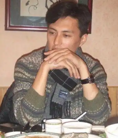 41岁的靳东旧照曝光,原来靳东是这样的