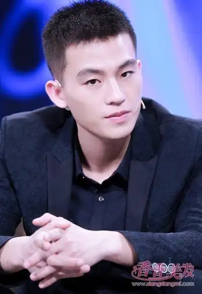 男模郎鹏的超短发寸头发型图集,男士寸头发型怎么