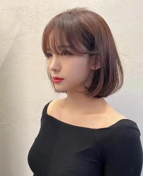 带层次感的波波头:这种波波头发型的每一层都有不同的长度,这样可以