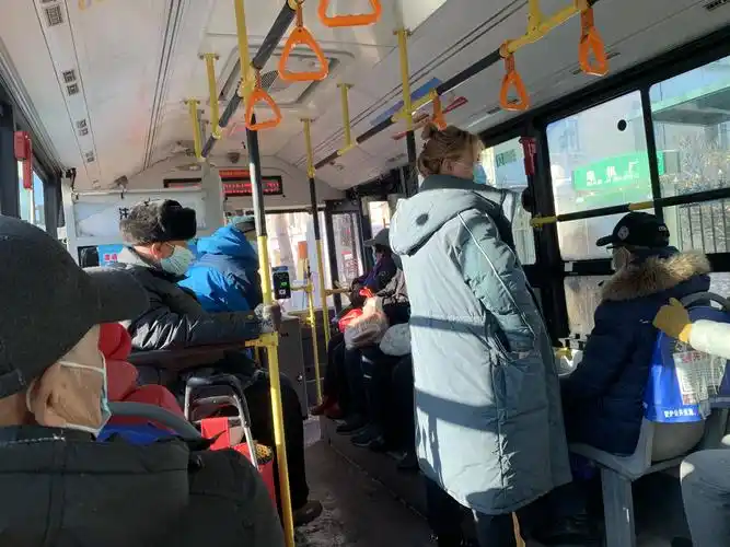 乘坐公交车半个多世纪的变迁