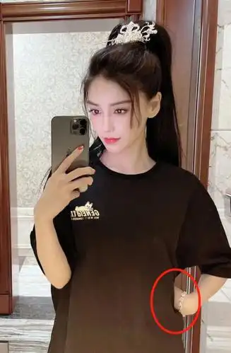 小海绵的照片4岁小海绵皮肤嫩白