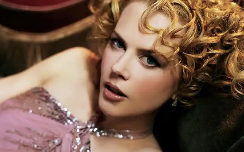 妮可基德曼电影女王桌面壁纸