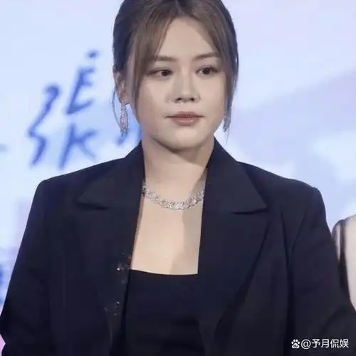 很多人都说马思纯胖了之后不好看了,可是在小编看来却并不是这样的.