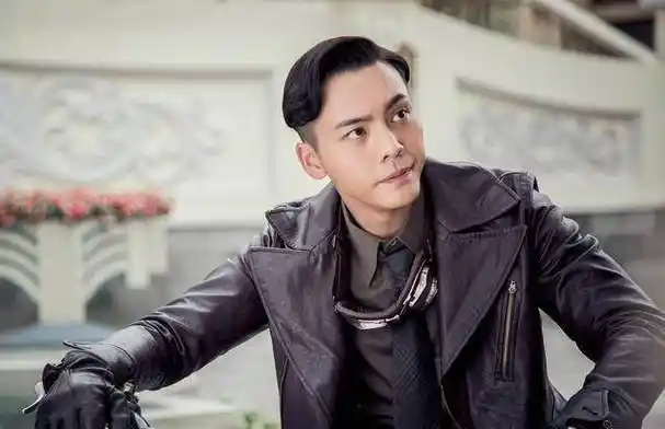 据悉《风暴舞》是由陈伟霆,古力娜扎,任达华,宋妍霏,蒋雯丽等领衔主演