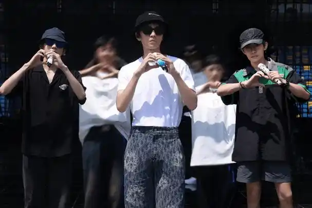 但在tfboys这个团队里,不管是队长王俊凯,还是队员王源和易烊千玺,单