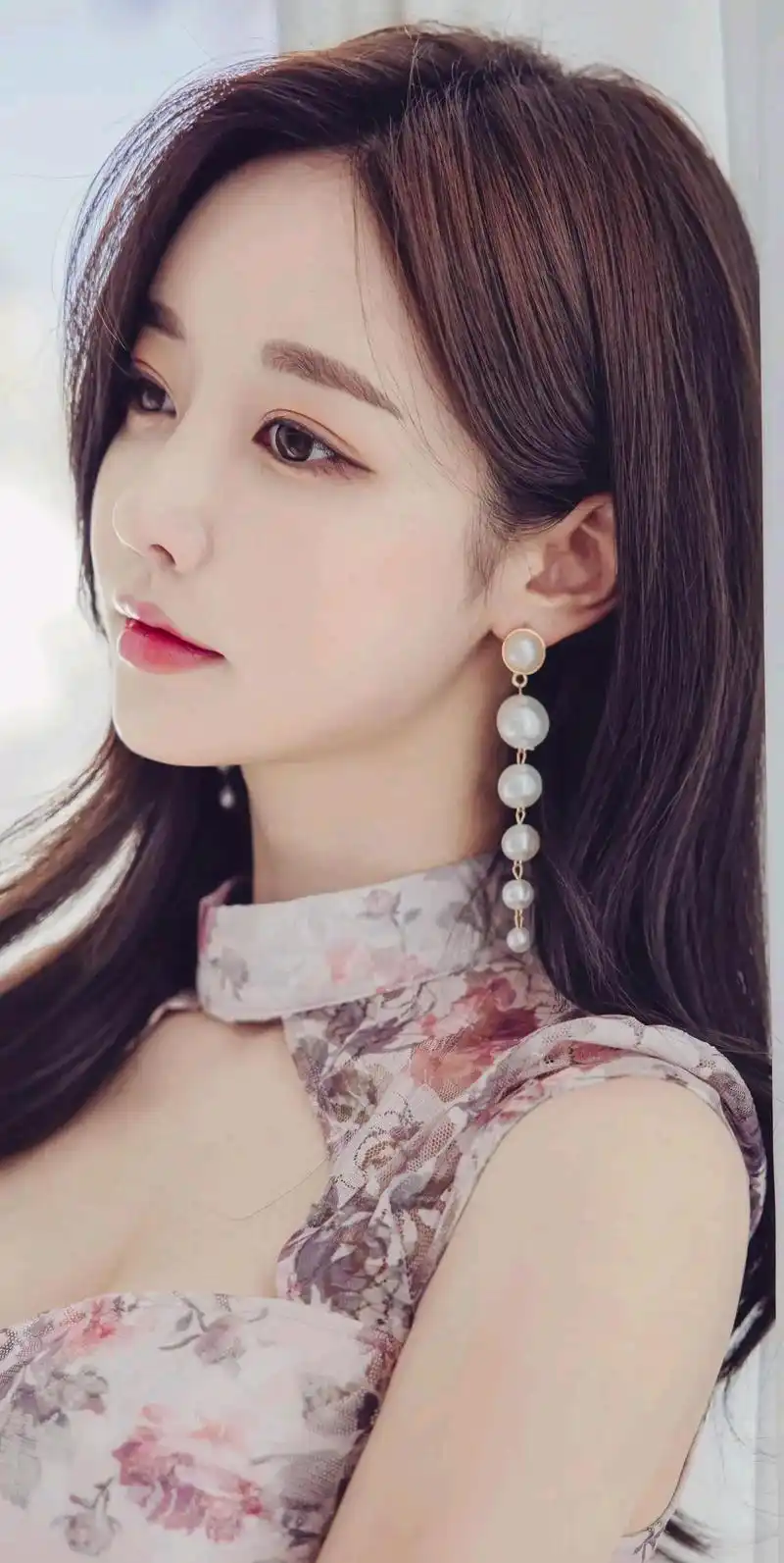 性感美女孙允珠美得无可挑剔,肤白貌美,凹凸有致