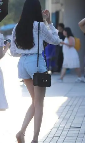 街拍逛街时遇到这些动人的背影你逃得过去吗