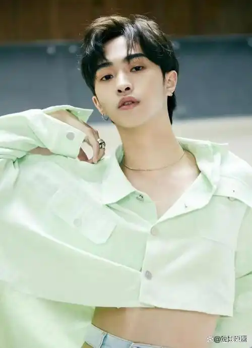 庾澄庆儿子直播,庾澄庆现身支持,儿子帮爸爸宣传演唱会,太有爱