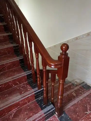 伏龙楼梯扶手_家用直跑型实木楼梯扶手 - 建材批发交易网