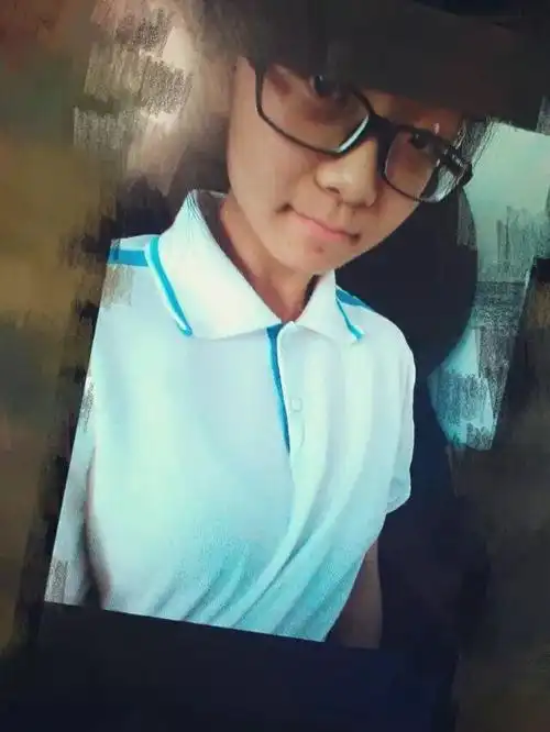 闺蜜初二不敢开口,帮忙问一下她这个发育在初中算如何