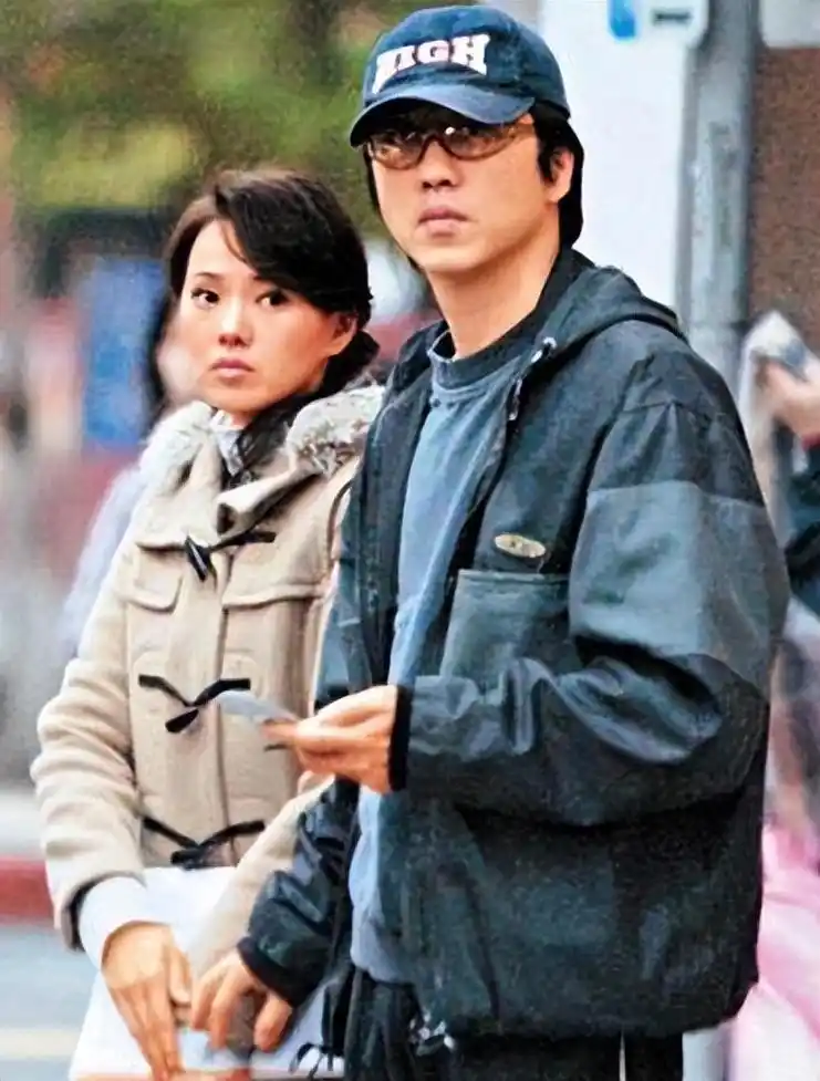 悬殊的家世,也让庾澄庆的家人对伊能静的不满甚至轻视.