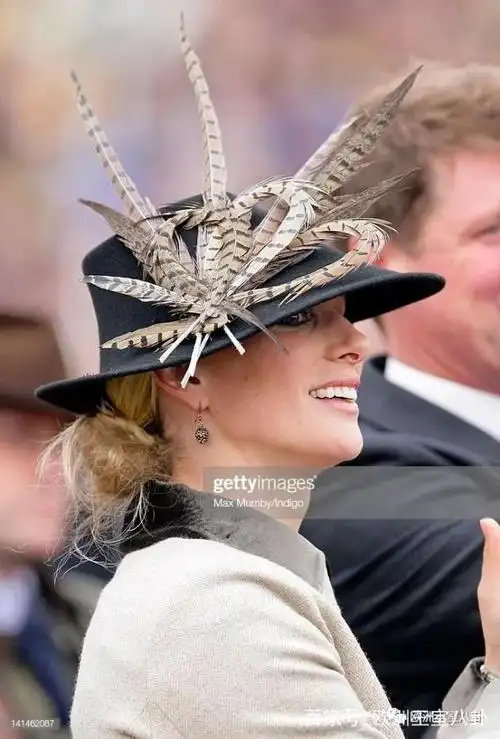 那些年的王室头饰 | 英国:扎拉